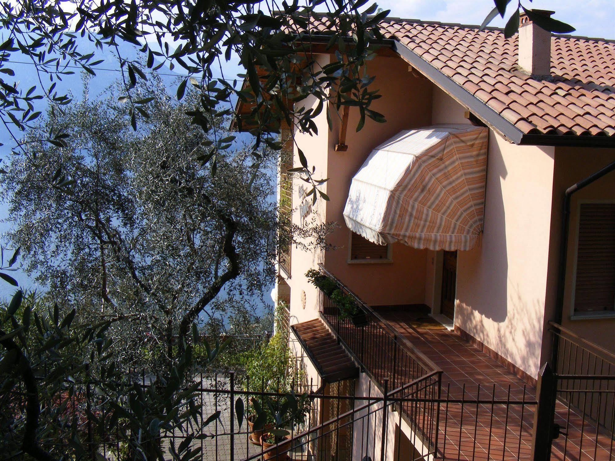 Casa Palmira Lägenhet Brenzone sul Garda Exteriör bild
